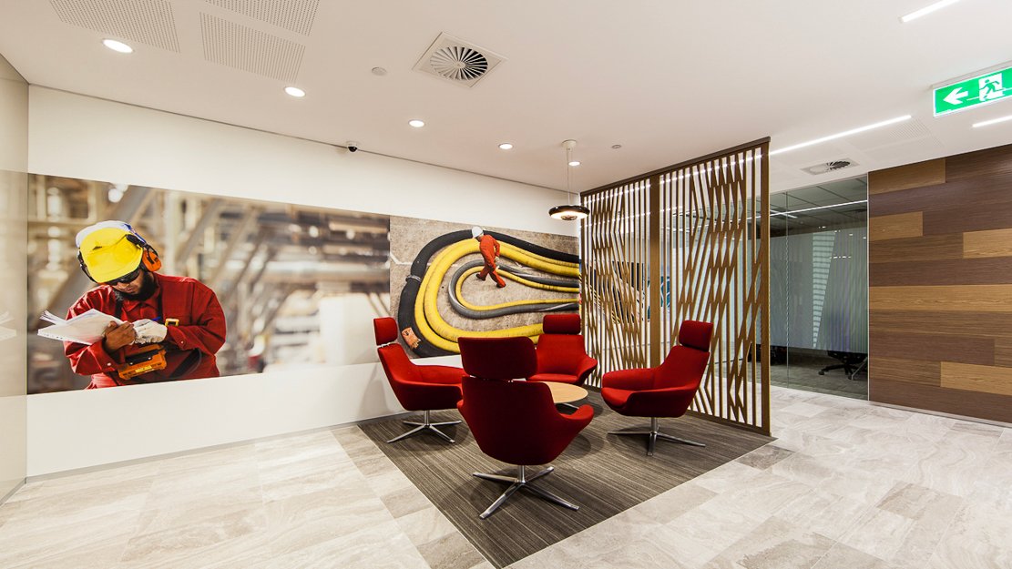 SHELL Client interaction room